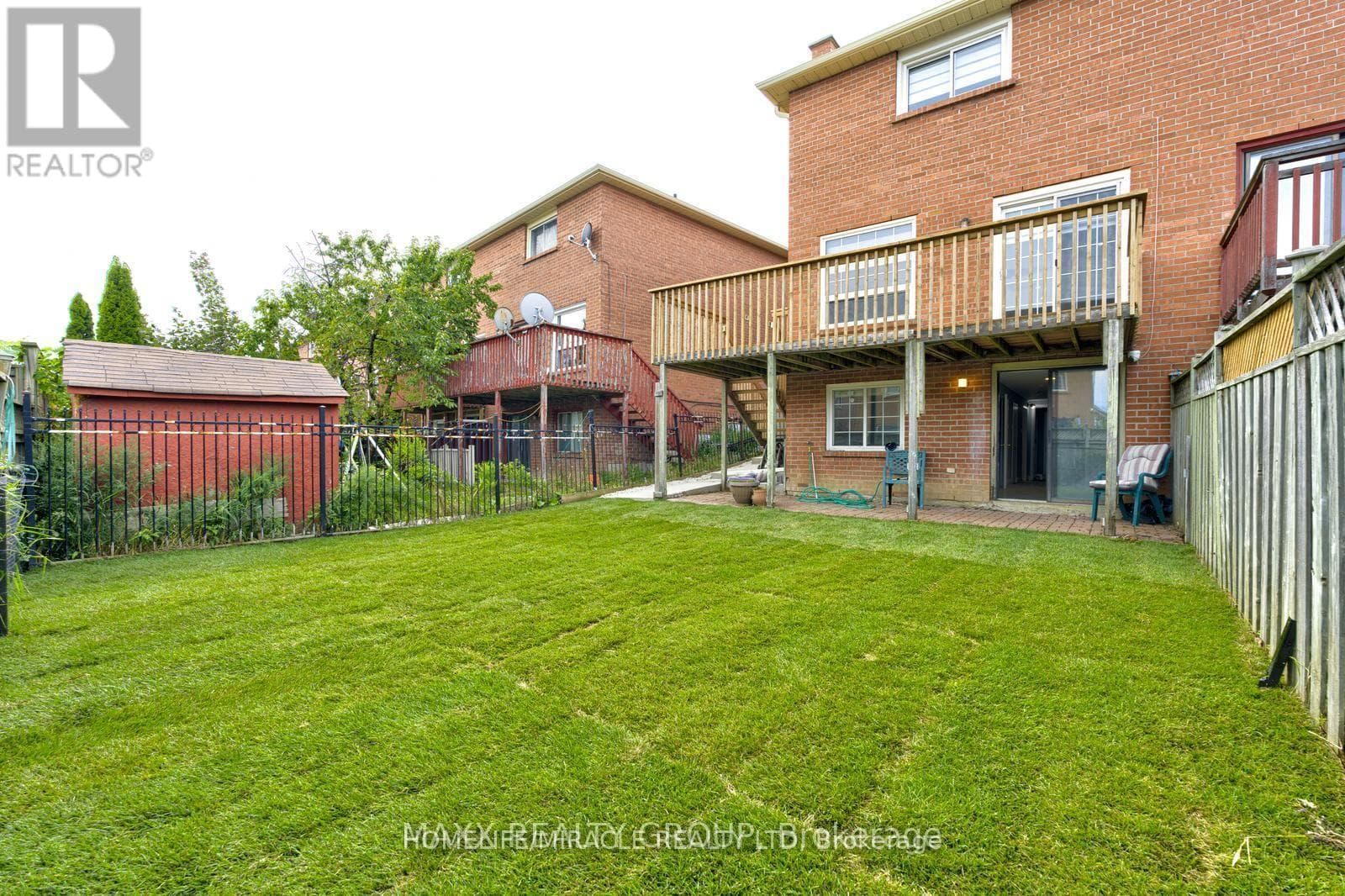 109 WOODSEND RUN — photo 2