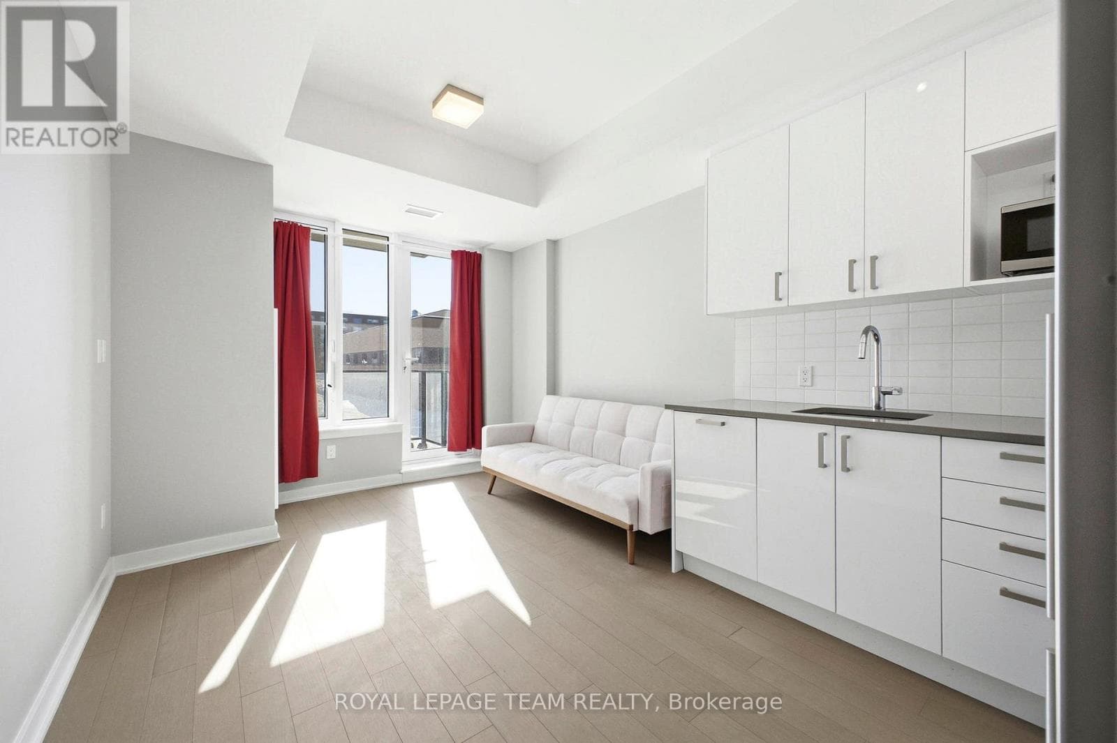 209 - 360 DESCHATELETS AVENUE E — photo 3