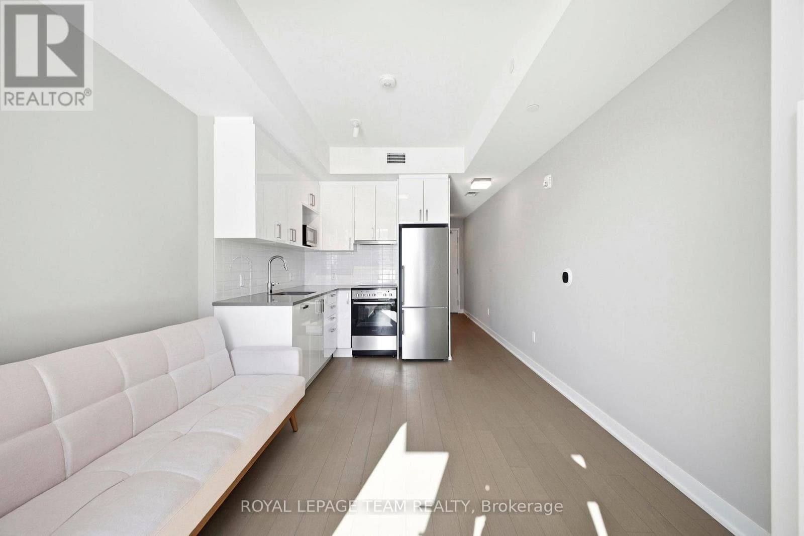 209 - 360 DESCHATELETS AVENUE E — photo 4