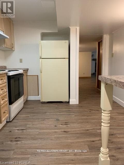 12 PARKWAY LOWER AVENUE — photo 3