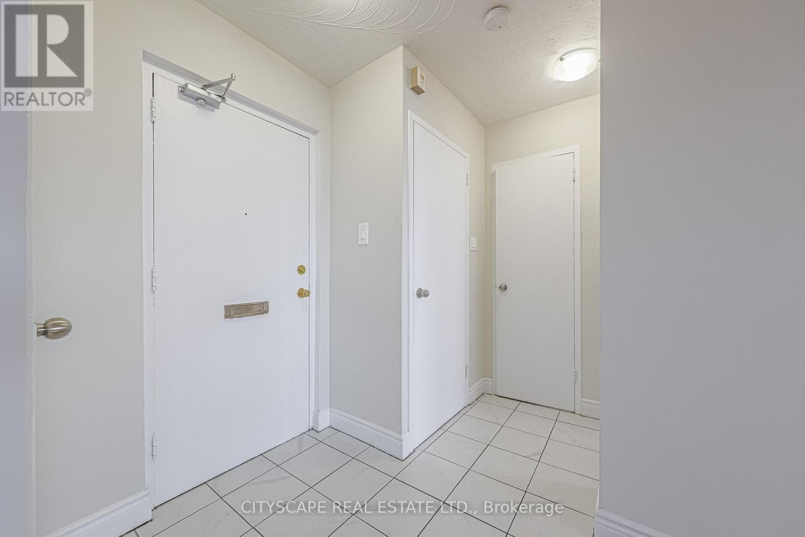 603 - 100 ROWENA DRIVE — photo 5