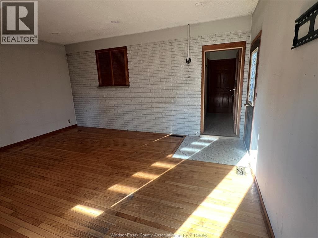 1550 ROXBOROUGH BOULEVARD Unit# LOWER — photo 4
